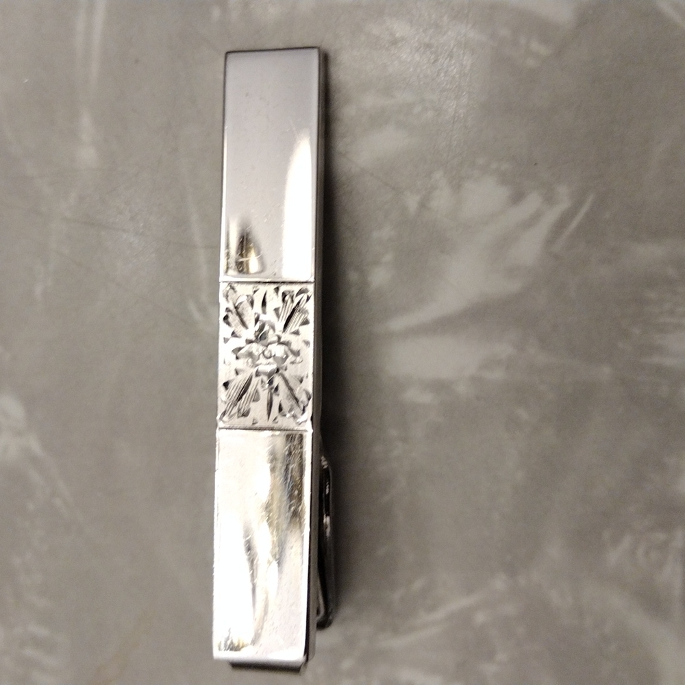 Lamode sterling tie bar.